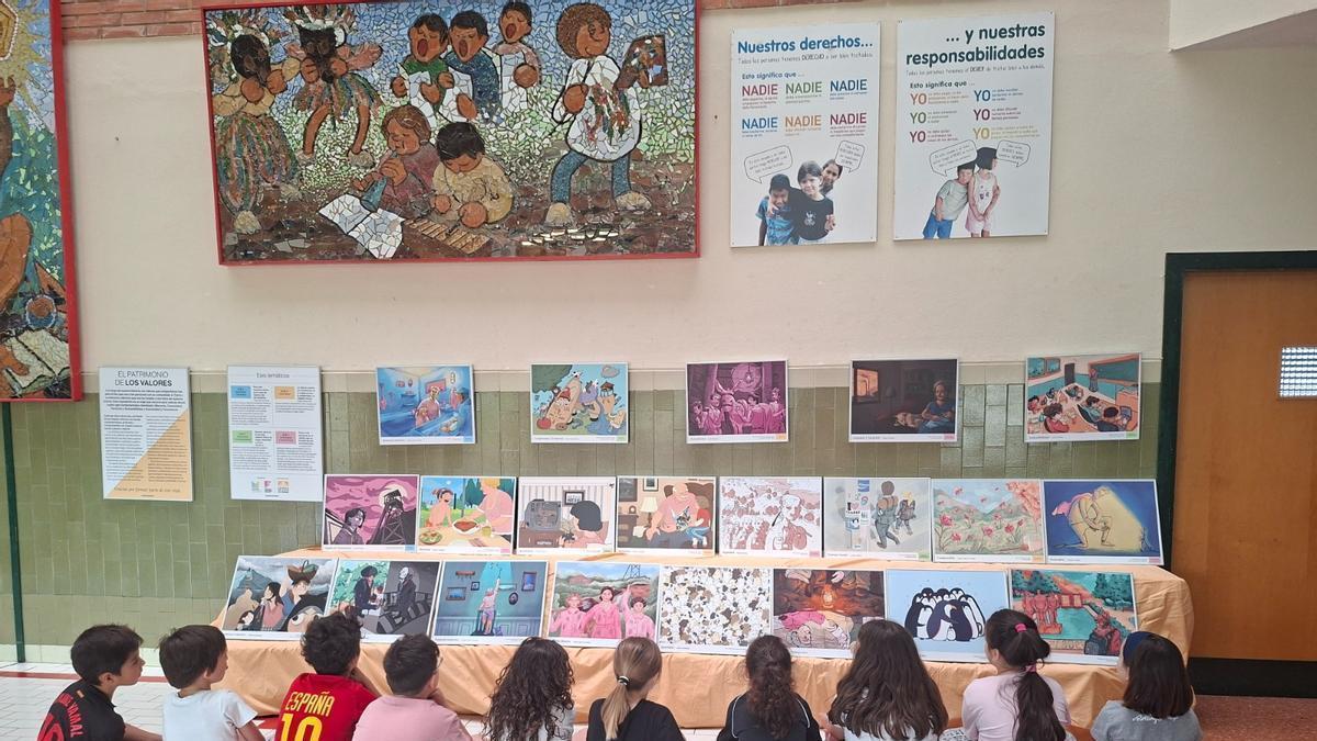 Estudiantes en el colegio de Salinas.