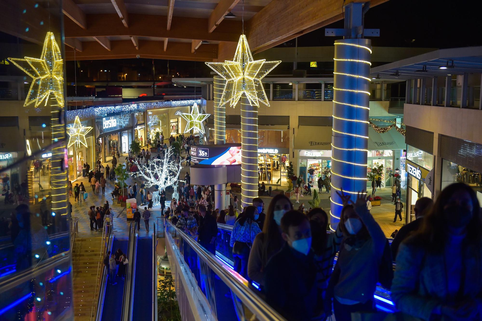 Decoración navideña en el Centro Comercial Los Alisios