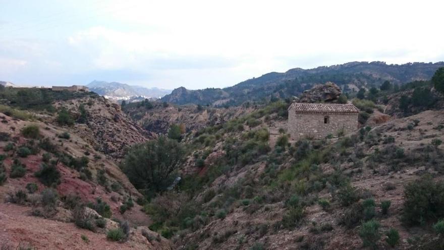 Vista de la ermita de San Pablo, situada en el barranco del mismo nombre