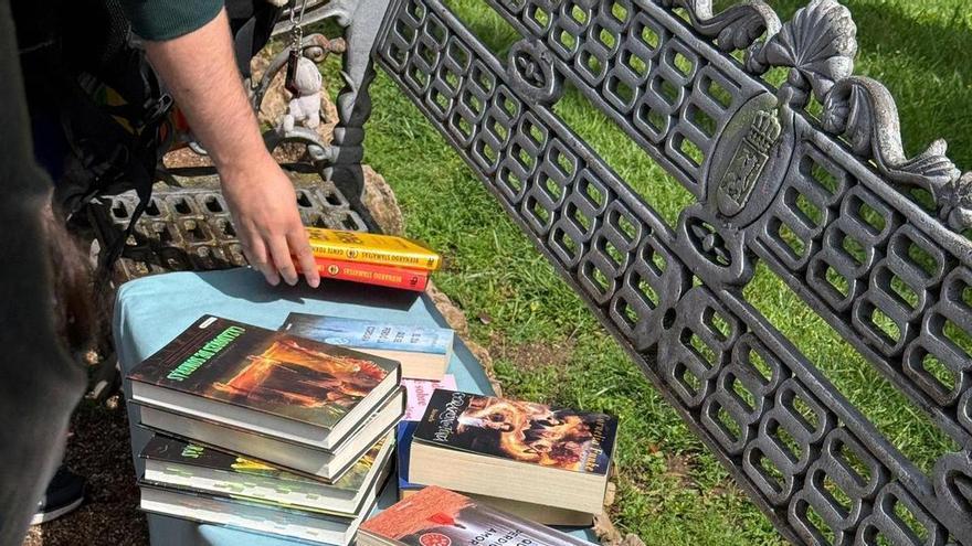 Nueva red de intercambio literario 'Deja un libro, llévate otro' que reúne a lectores en Badajoz