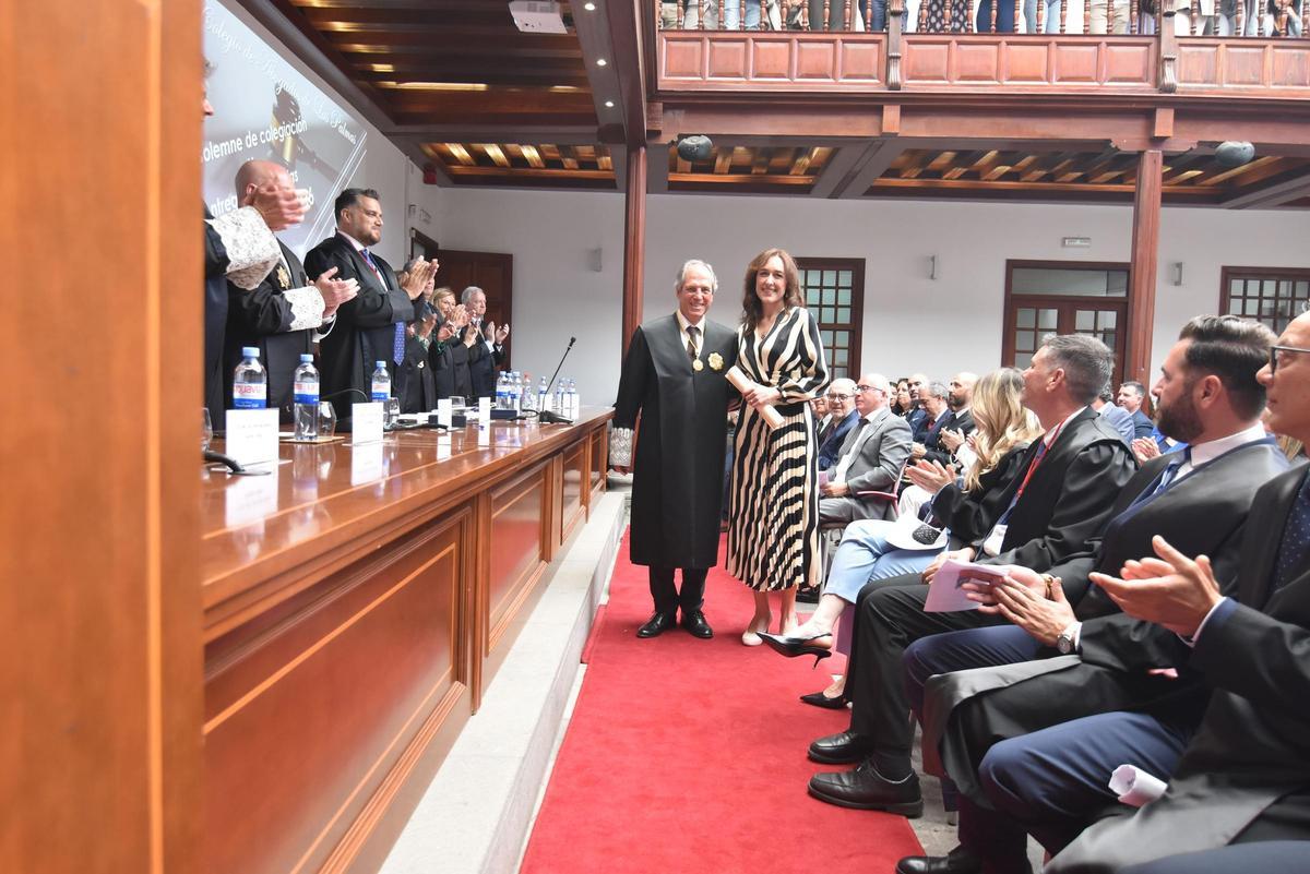 El Ilustre Colegio de Abogados de Las Palmas celebra la jura de nuevos letrados y homenajea a sus colegiados con 25 y 50 años de trayectoria