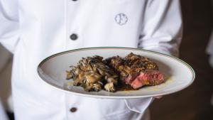 Setas de temporada en un plato de Finorri