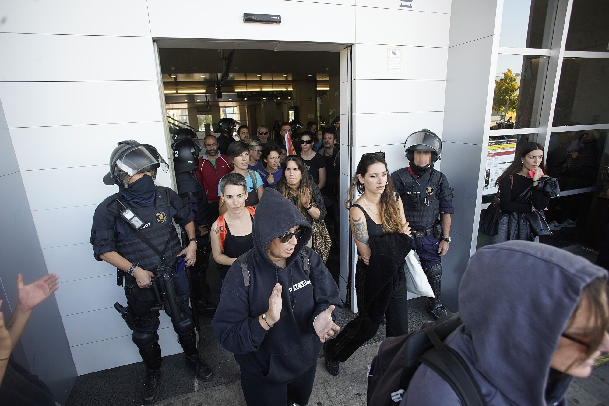 Girona estació tren convencional vies tallades manifestació propalestina intersindical