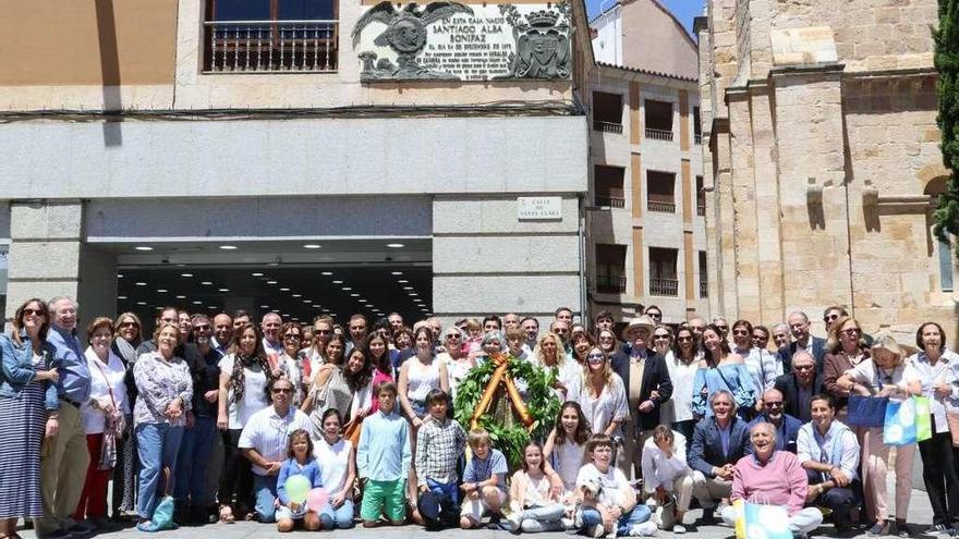 Fotografía de familia de los descendientes del político zamorano.