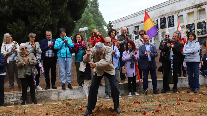 Homenaje a los 4.000 de Córdoba en el cementerio de La Salud