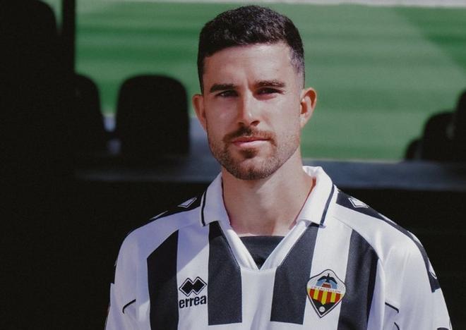 Galería | La camiseta retro del CD Castellón, en imágenes