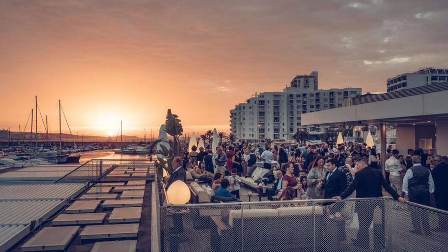 Increíble puesta de sol con vistas a la bahía en Es Nàutic. | ES NÀUTIC