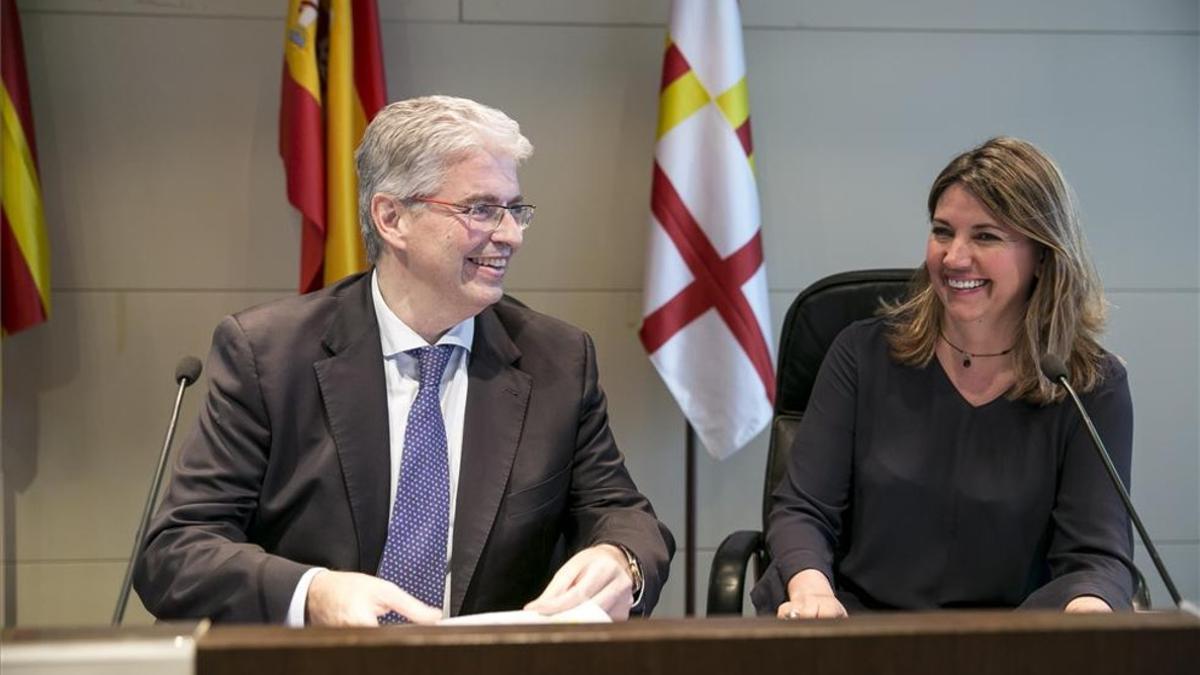 Jordi Cornet, delegado especial en el Consorci de la Zona Franca, y Blanca Sorigué, directora general de la feria Edelivery Barcelona Expo &amp; Congress.