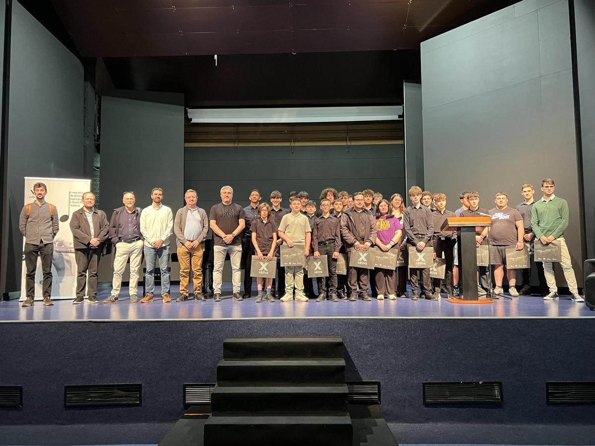 Participantes en la modalidad de viento-metal del concurso Joves Intèrprets de Xàtiva.