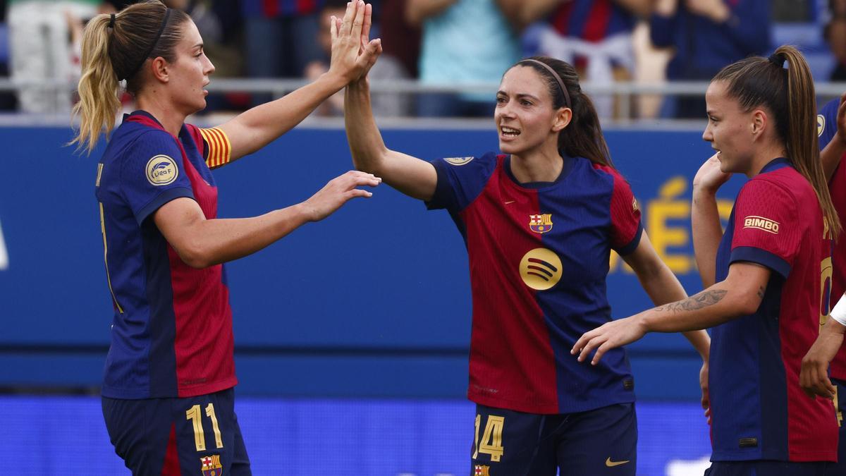 Aitana, Alexia y Pina celebrando un gol contra el Atlético de Madrid