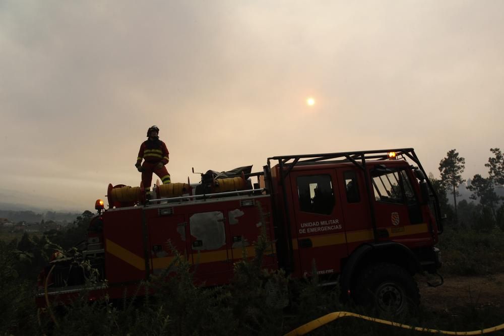 Arbo lucha contra el fuego