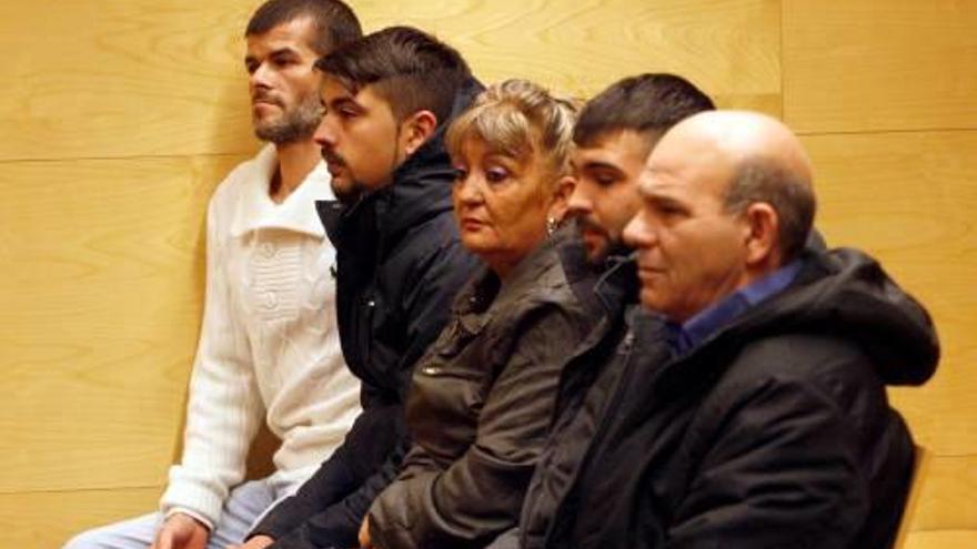 Els acusats, durant el judici a l&#039;Audiència de Girona.