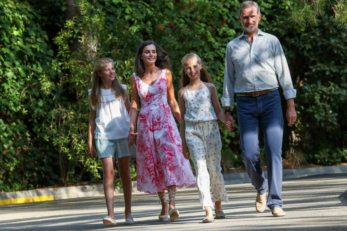 La familia real cumple con la tradición de su posado estival en Mallorca