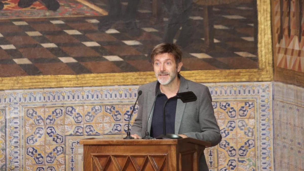 Paco Roca, durante el discurso tras la entrega de las Distinciones a la Generalitat