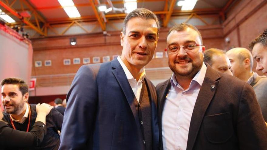 Adrián Barbón y Pedro Sánchez, durante la reunión de esta mañana del comité federal del PSOE.