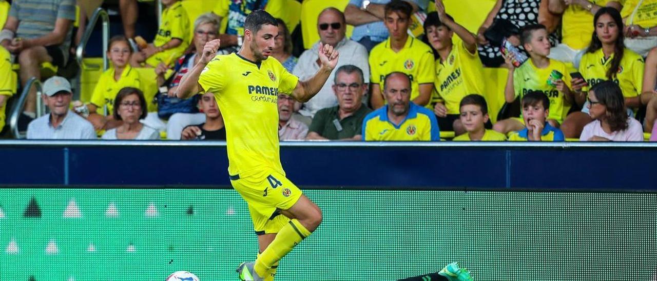 Santi Comesaña durante el partido ante el Betis.