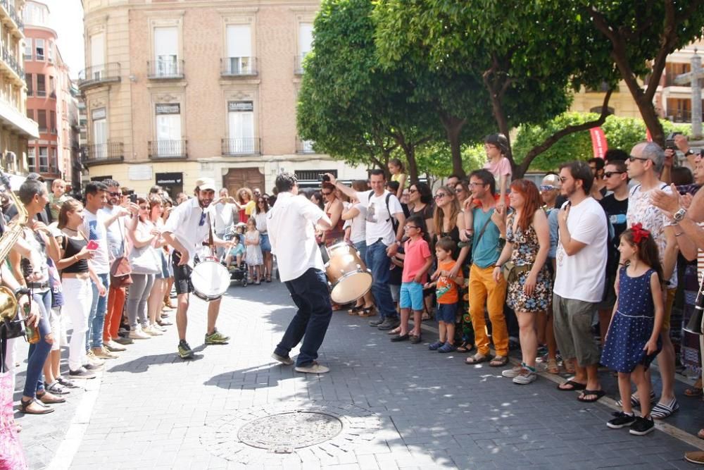 Música balcánica en el centro de Murcia