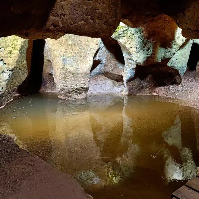 L'aigua torna a circular per les Coves del Toll de Moià