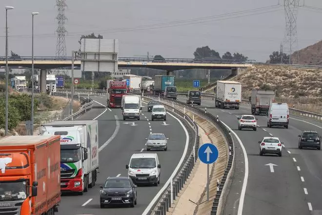 El Gobierno arranca la expropiación de suelo para el tercer carril de la A-7 entre Crevillent y Orihuela