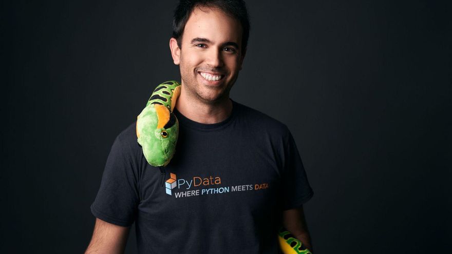 Juan Luis Cano, organizador de Pydata Ibiza: «Los algoritmos no rinden cuentas ante nadie, pero las personas sí»