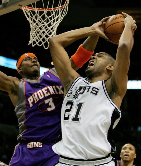 Tim Duncan, jugador de baloncesto de San Antonio Spurs, ha anunciado su retirada.