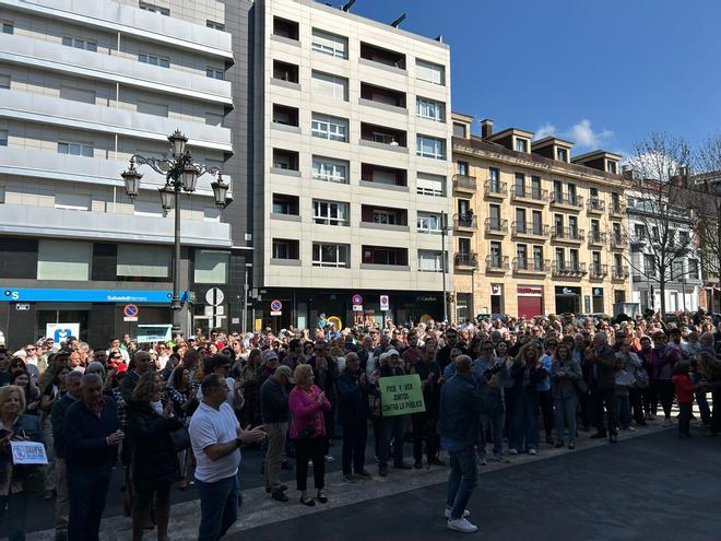 Concentración contra la privatización del agua en Pola de Siero