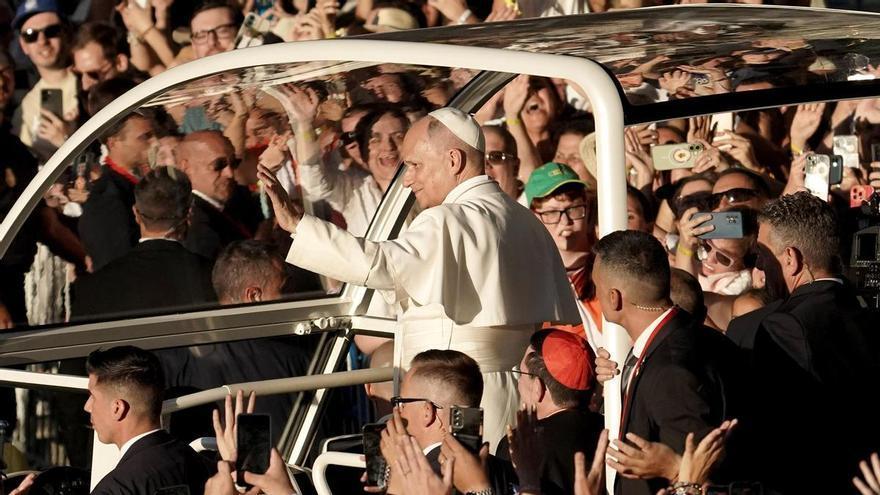 Bad Bunny, el Real Madrid, Niña Pastori y un viral de TikTok: así fue la llegada del Papa León XIV a Madrid