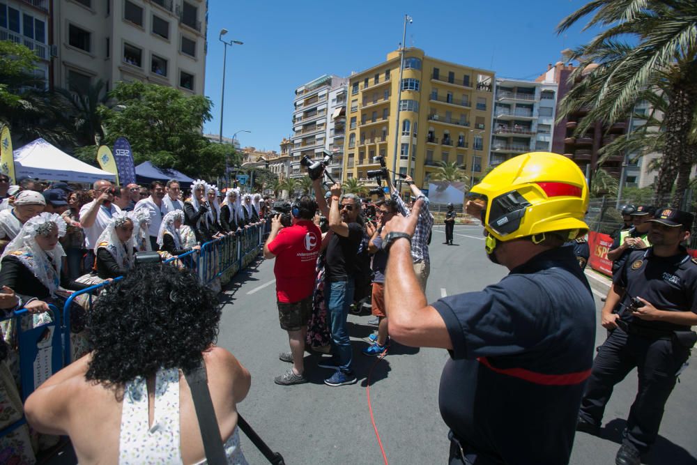 La Pirotecnia Zaragozana, con el valenciano Luis Brunchú al frente, ofrece una mascletà con un cuerpo monótono y flojo y un terremoto terrestre corto