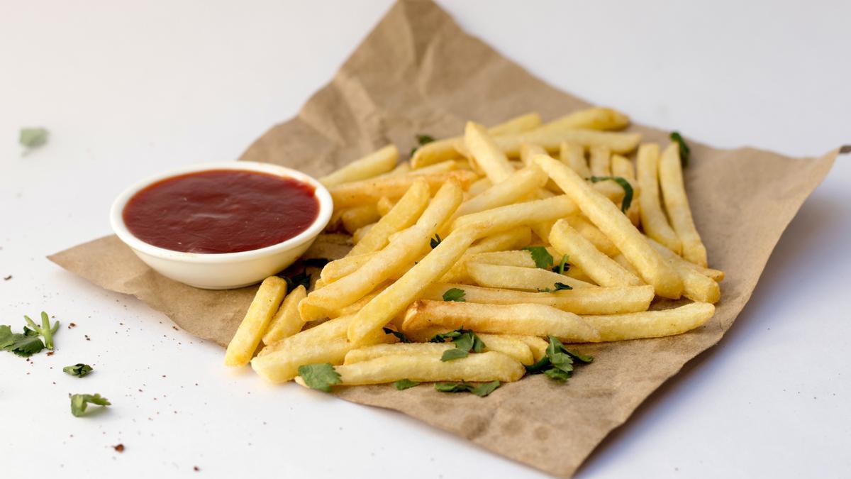 Esta es la receta de patatas fritas saludable que puedes hacer con la  freidora de aire