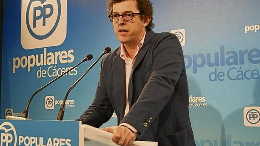 El PP exige que Claudia Moreno cese &quot;de inmediato&quot;