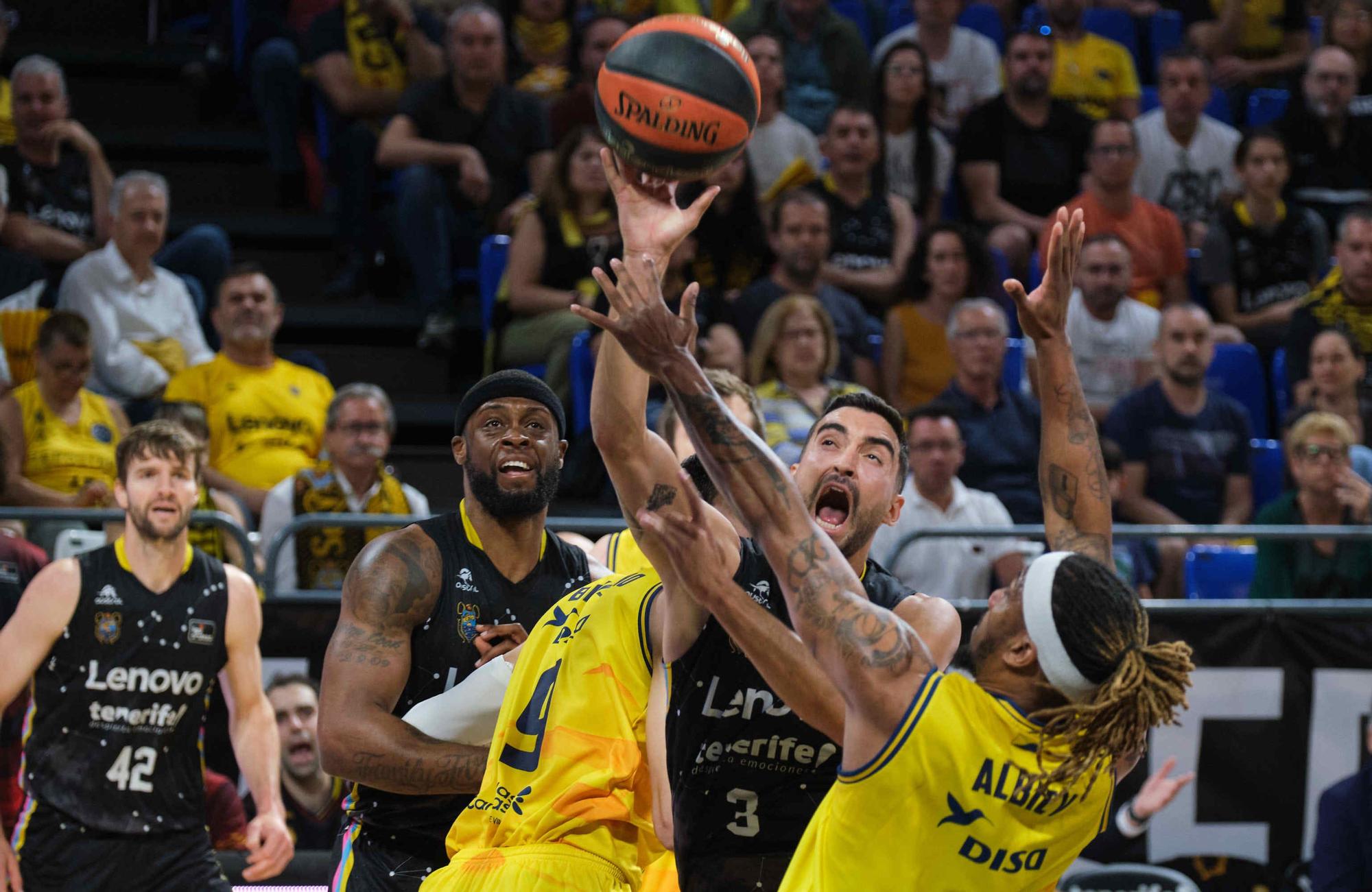 Derbi de baloncesto en Canarias: Lenovo Tenerife vs Gran Canaria