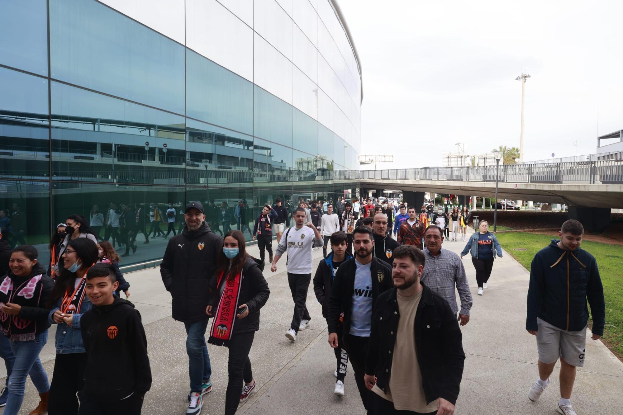 Comienza la peregrinación de los valencianistas a La Cartuja