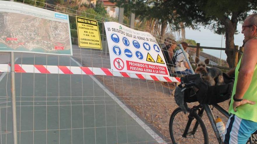 Cierran una semana la vía verde sin que empiece la obra de la desaladora