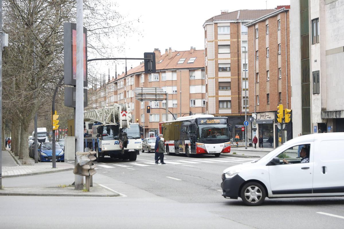 Tráfico en la avenida Príncipe de Asturias.