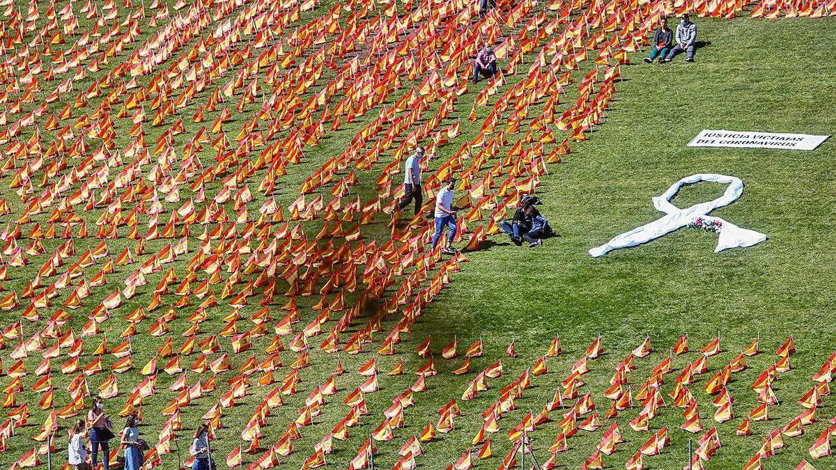 50.000 banderas de España por las víctimas