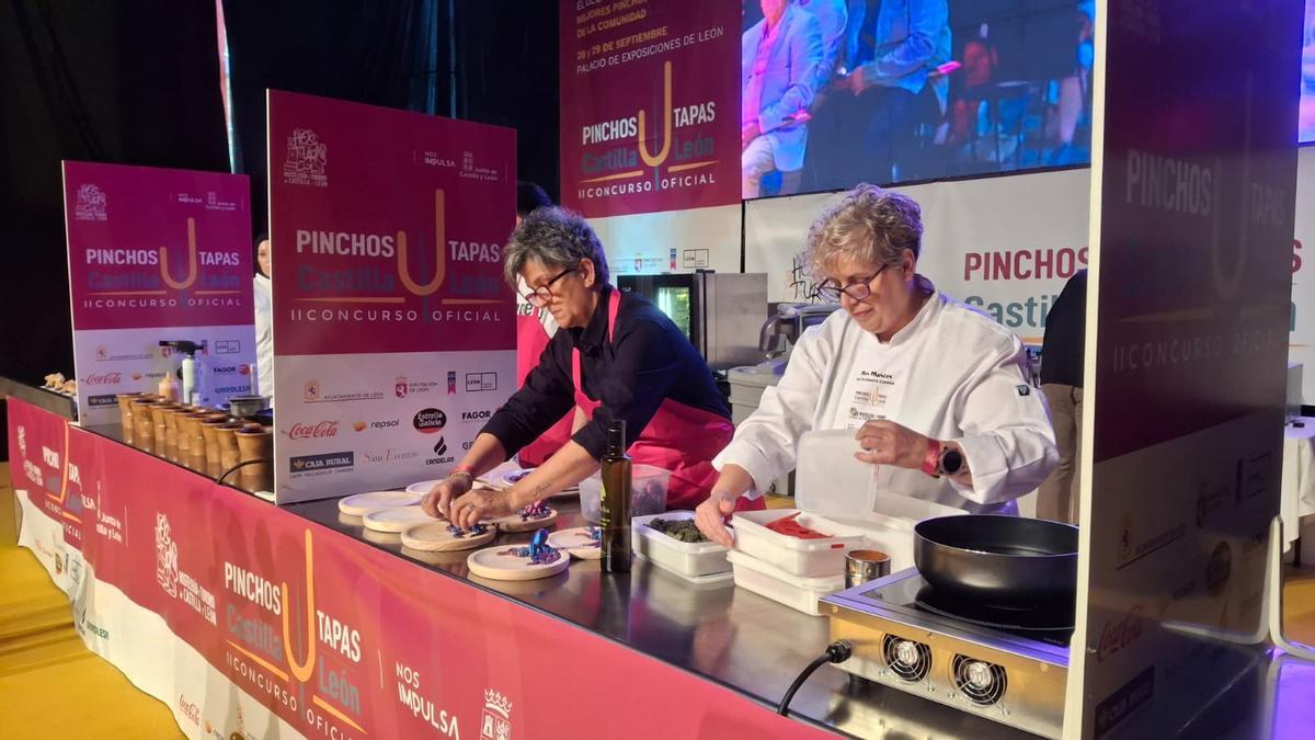 Mar Sancho junto a su pinche Montse León