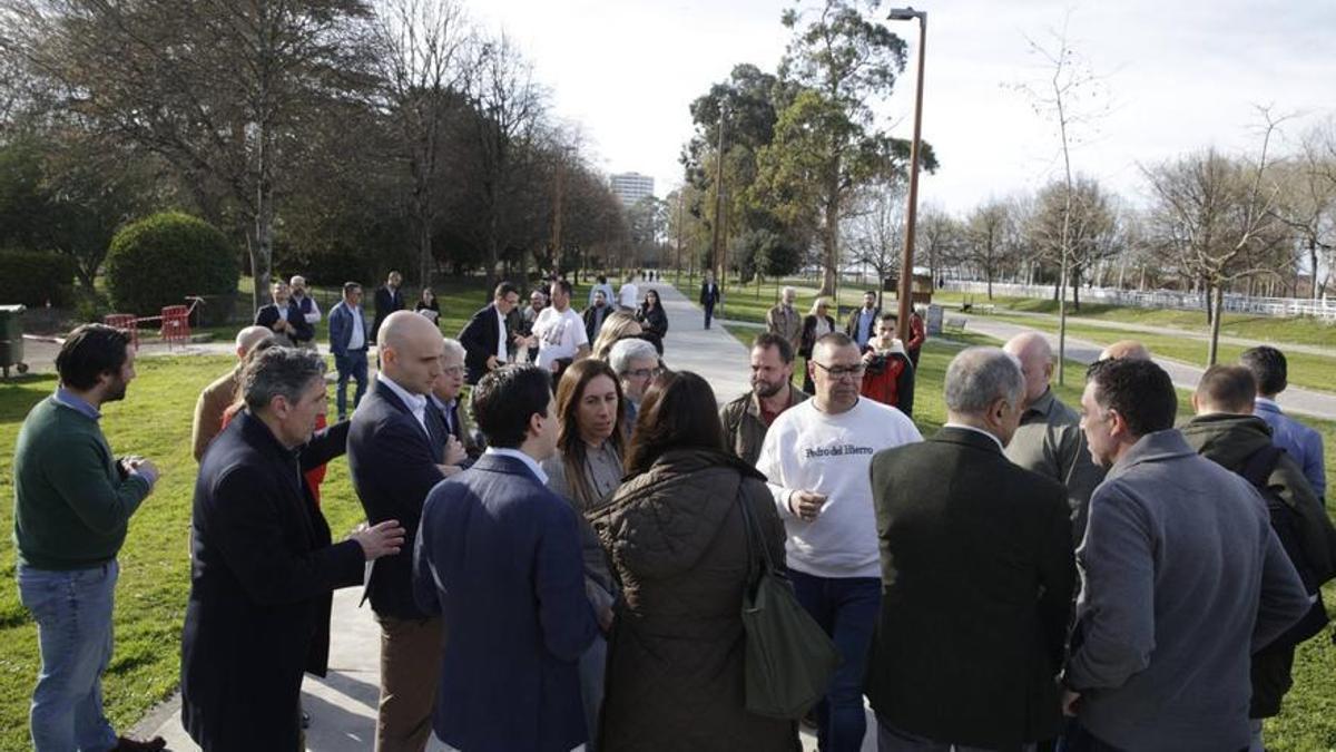 Asistentes a la presentación del Paseo de la Fama celebrada este pasado viernes. | JUAN PLAZA