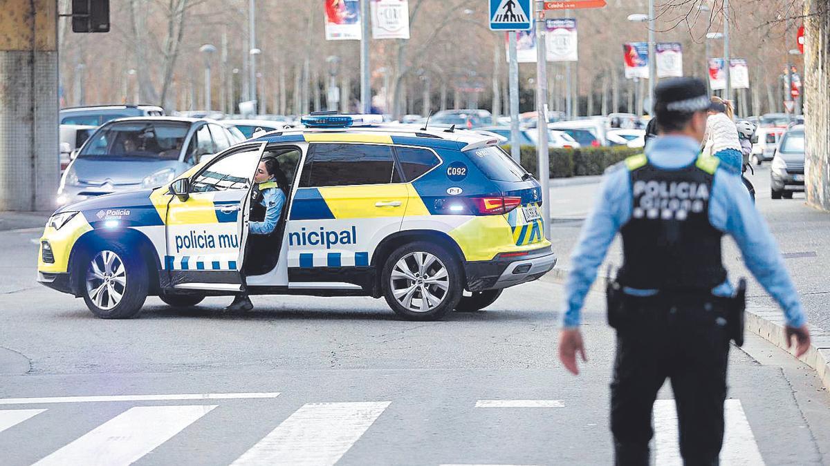 Agents de la Policia Municipal de Girona en una imatge d'arxiu.