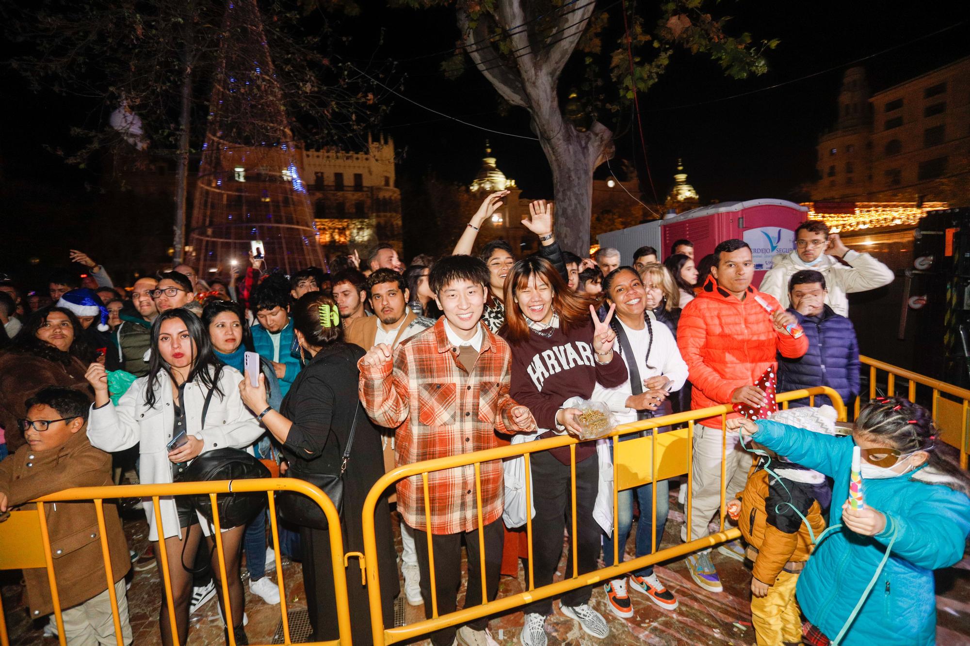 Así ha sido la fiesta de Año Nuevo en la Plaza del Ayuntamiento de València