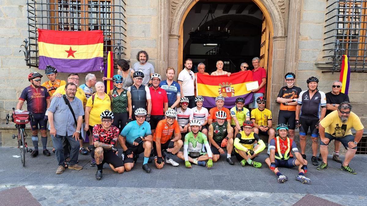 La Penya Ciclista Bonavista participa en la Marxa Republicana Jaca-Manresa