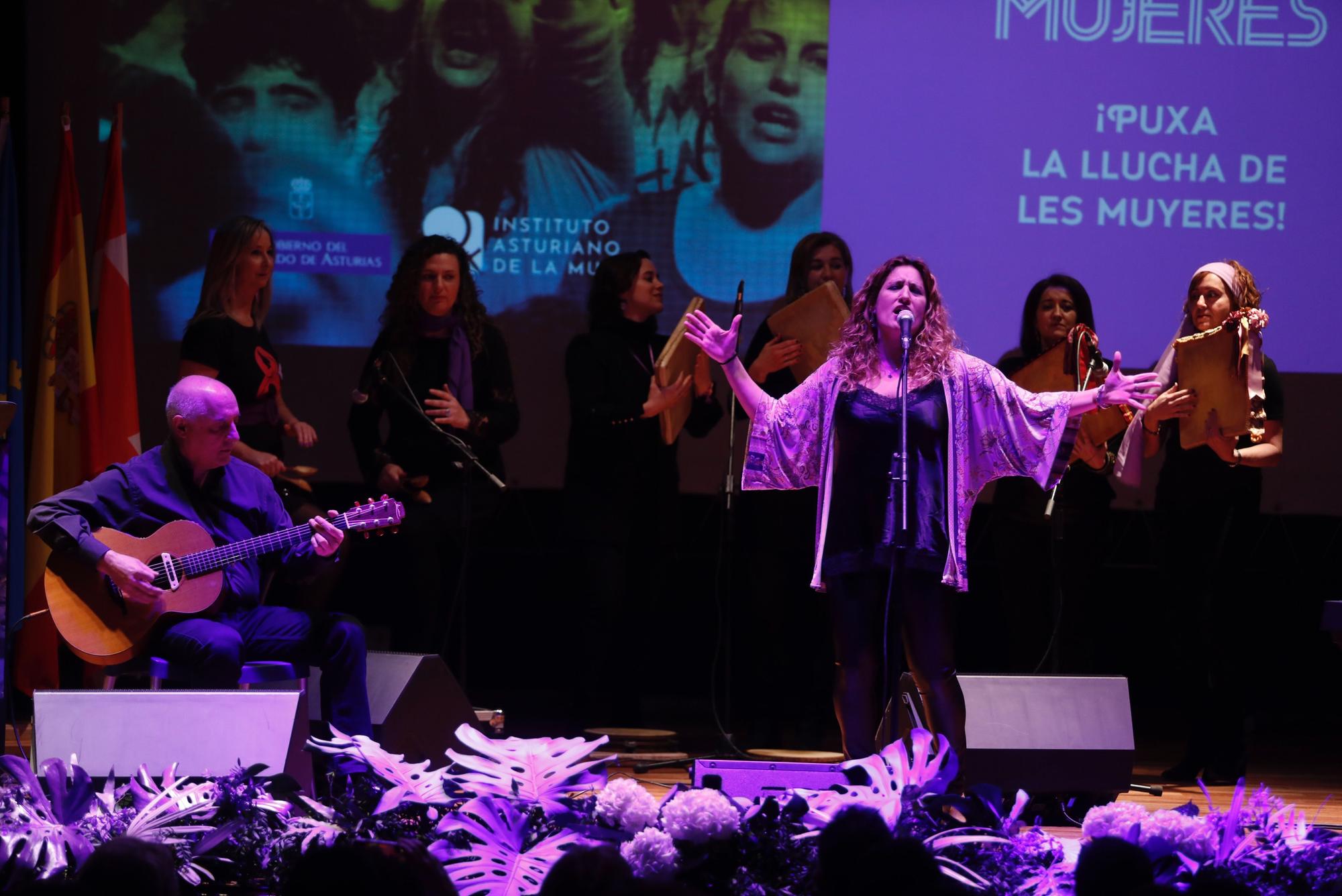 EN IMÁGENES: Así fue el acto institucional por el Día de la Mujer (8M) en Asturias