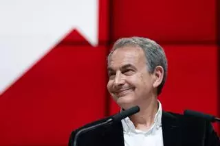 Zapatero anima a la movilización de "compañeros y simpatizantes socialistas" para evitar la dimisión de Sánchez
