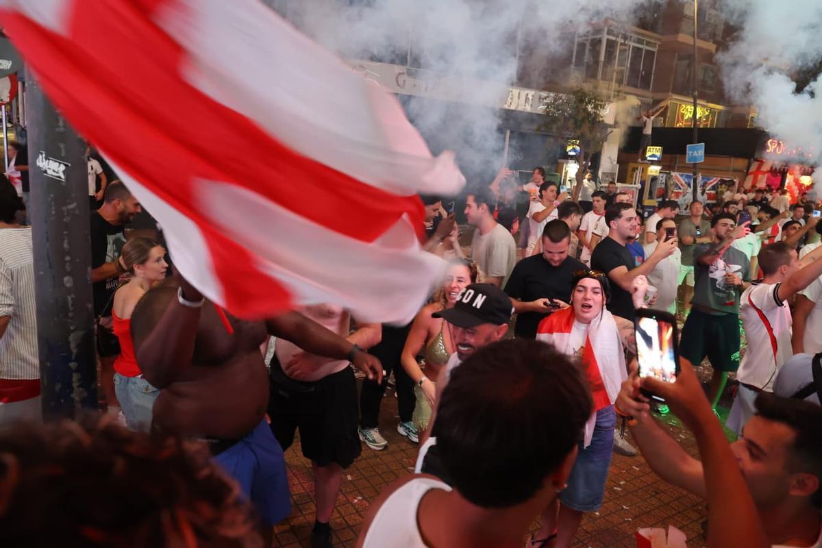 Argentina celebra el pase a la final en Alicante e Inglaterra llora en Benidorm: las dos caras de la moneda