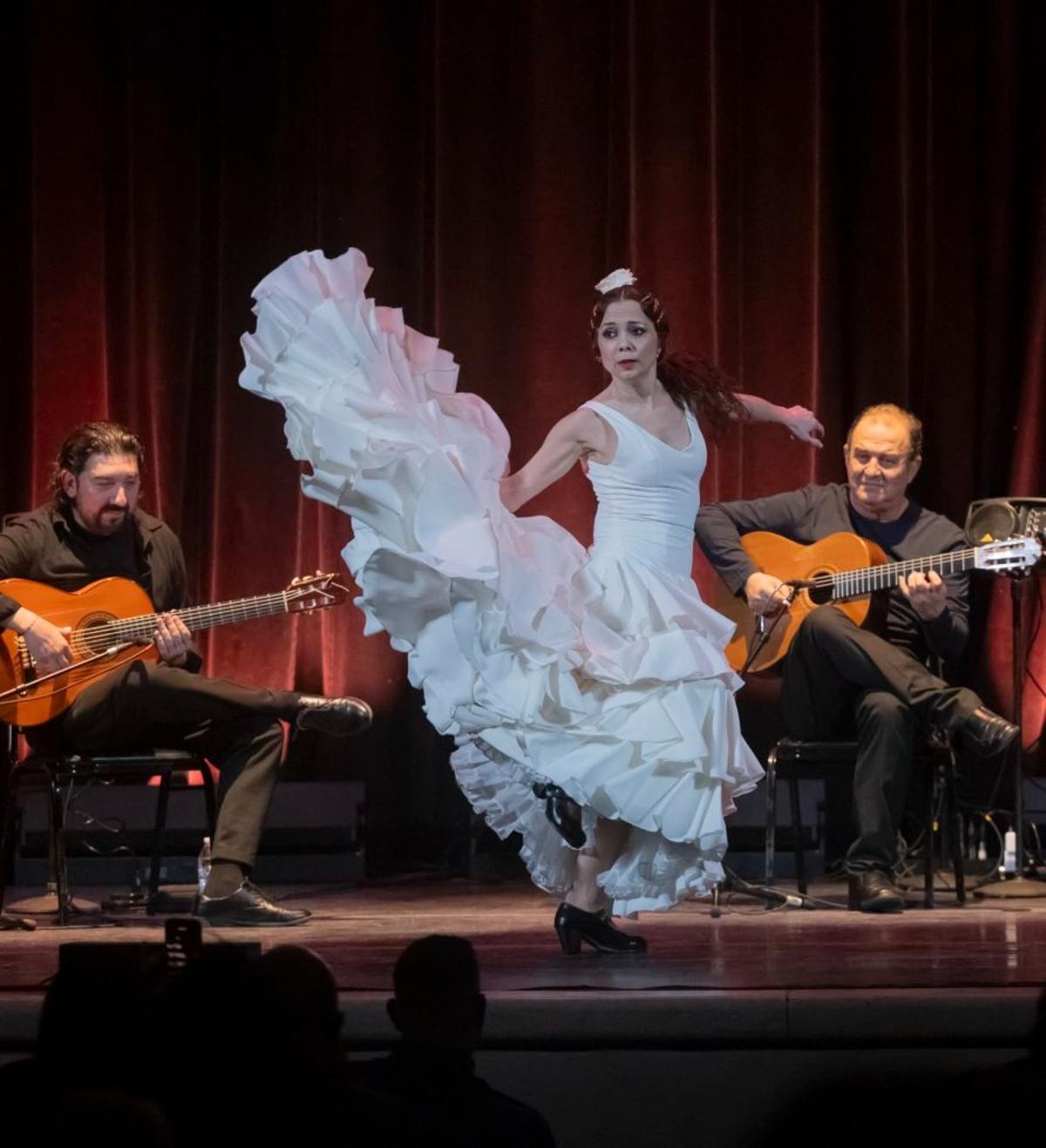 Un momento de la actuacion de Olga Pericet.