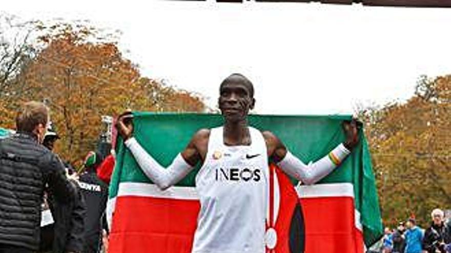 La gesta del kenià Eliud Kipchoge obre una nova via per tractar les hemiplegies