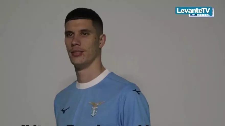 El Levante UD ficha al delantero serbio Ratkov