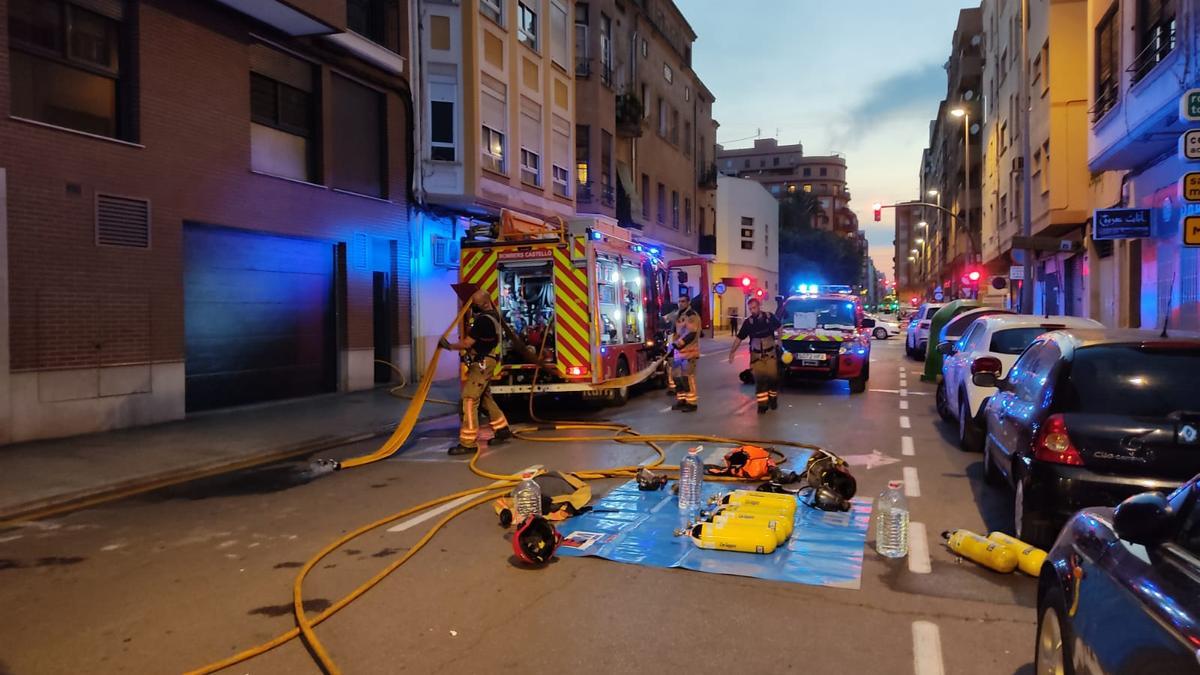 La ventilación del párking ha resultado difícil por el humo acumulado.