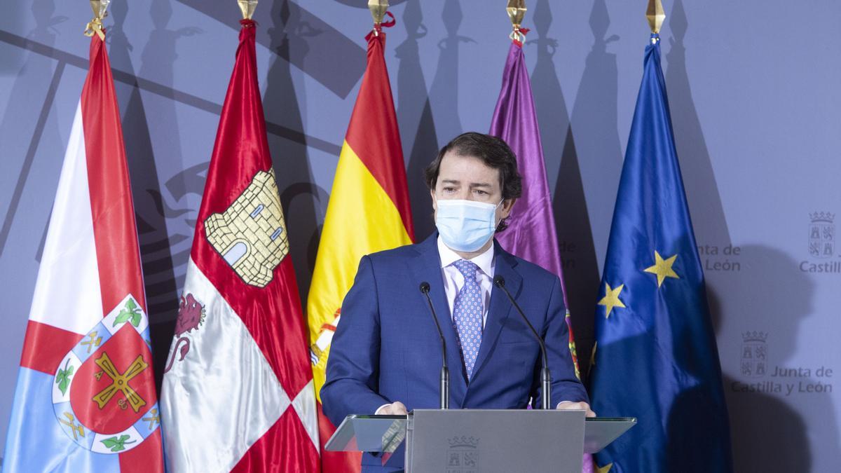 El presidente de la Junta, Fernández Mañueco, durante la rueda de prensa.