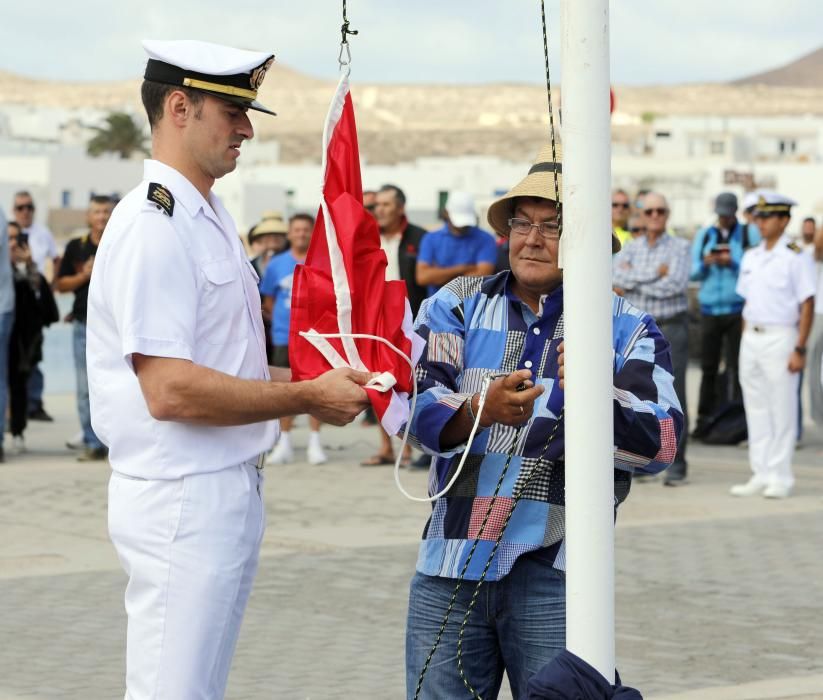 El 'Elcano', en La Graciosa