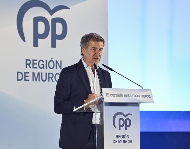 Feijóo avisa sobre los 7 u 8 millones de personas más en España entre nacionalizados y regularizados: "No hay país que los resista"